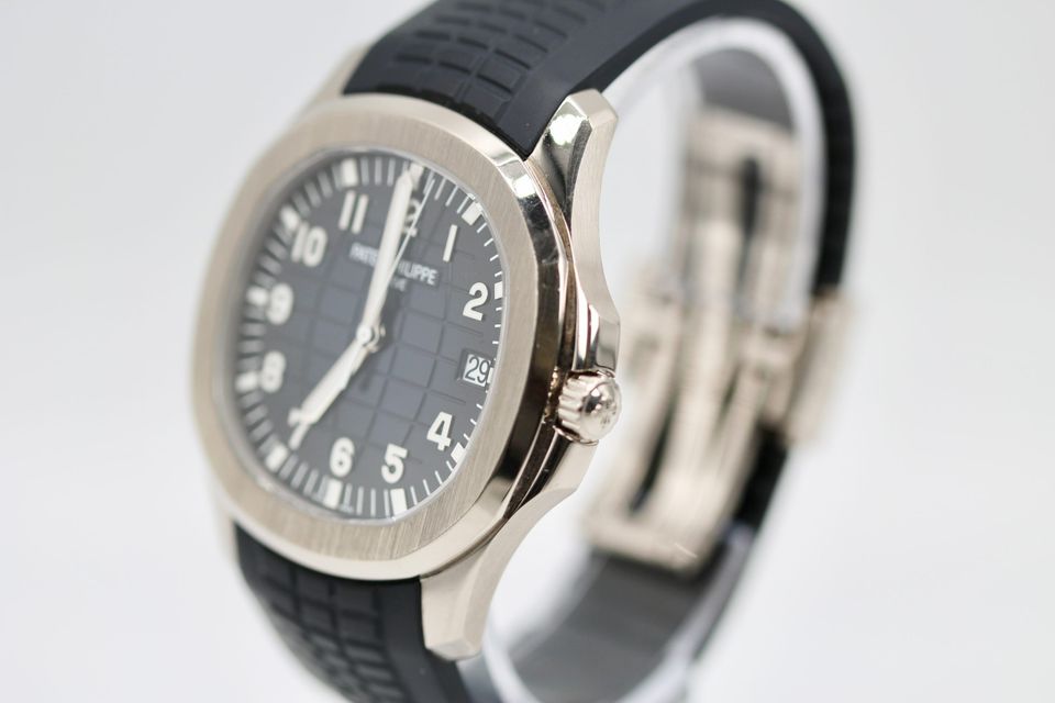 Patek Philippe Aquanaut 5168G-001 Image 2